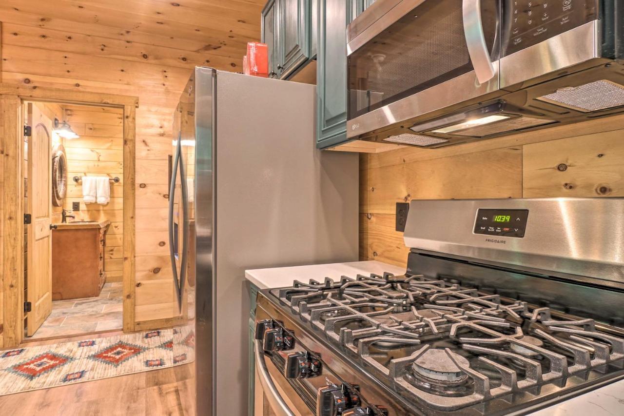 Peaceful Cabin On 3 Private Acres Deck And Fire Pit Блеърсвил Екстериор снимка