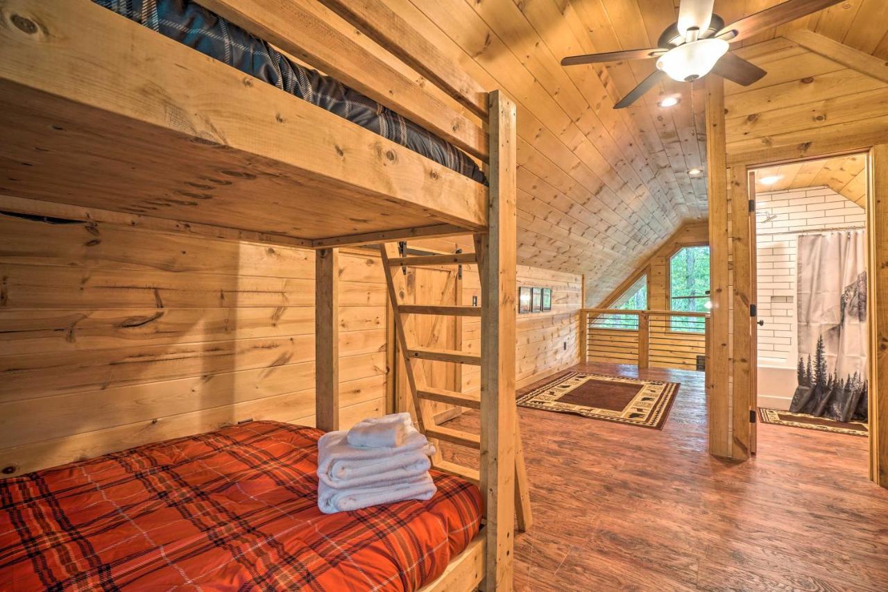Peaceful Cabin On 3 Private Acres Deck And Fire Pit Блеърсвил Екстериор снимка